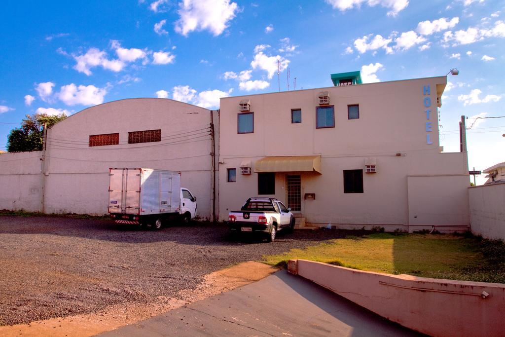 Agapito Inn Hotel Sertãozinho Exteriör bild